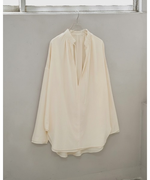 TODAYFUL（トゥデイフル）の「Skipper Silky Shirts（シャツ/ブラウス・レディース・ブラック/キナリ・FREE）」の8枚目の写真
