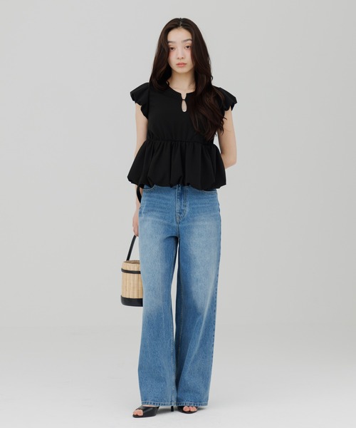 SENEE(セニー)の「peplum puff sleeve tops(ペプラムパフスリーブトップス)(Tシャツ/カットソー・レディース・ブラック/アイボリー・FREE)」の8枚目の写真