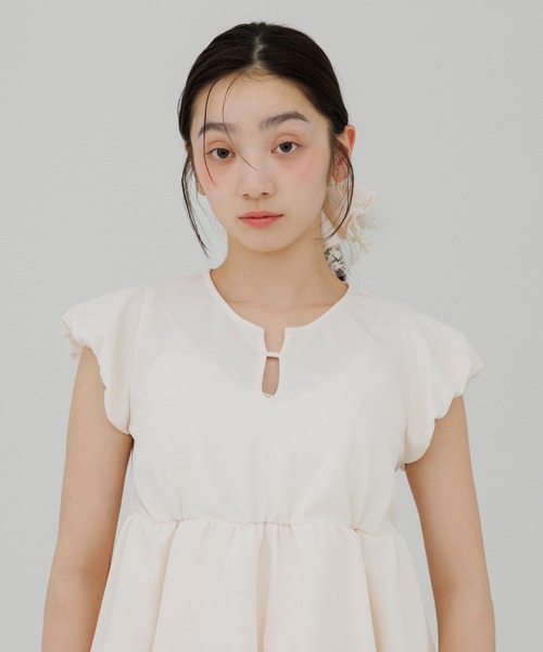 SENEE(セニー)の「peplum puff sleeve tops(ペプラムパフスリーブトップス)(Tシャツ/カットソー・レディース・ブラック/アイボリー・FREE)」の16枚目の写真