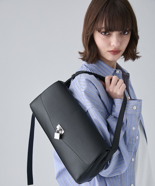 CIASENSE(シアセンス)の「合皮メタルキーロックショルダーバッグ/ハンドバッグ/Faux Leather Metal Key Lock Shoulder Bag/Handbag(ショルダーバッグ・メンズ・ブラック・FREE)」の7枚目の写真