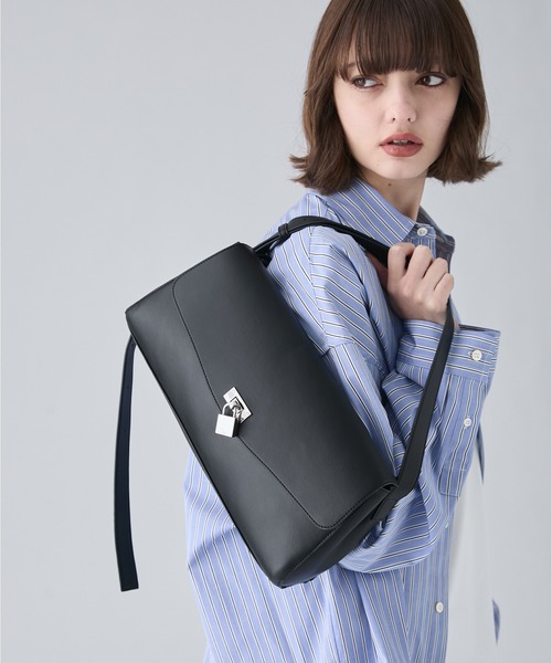 CIASENSE(シアセンス)の「合皮メタルキーロックショルダーバッグ/ハンドバッグ/Faux Leather Metal Key Lock Shoulder Bag/Handbag(ショルダーバッグ・メンズ・ブラック・FREE)」の8枚目の写真