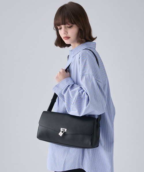 CIASENSE(シアセンス)の「合皮メタルキーロックショルダーバッグ/ハンドバッグ/Faux Leather Metal Key Lock Shoulder Bag/Handbag(ショルダーバッグ・メンズ・ブラック・FREE)」の10枚目の写真