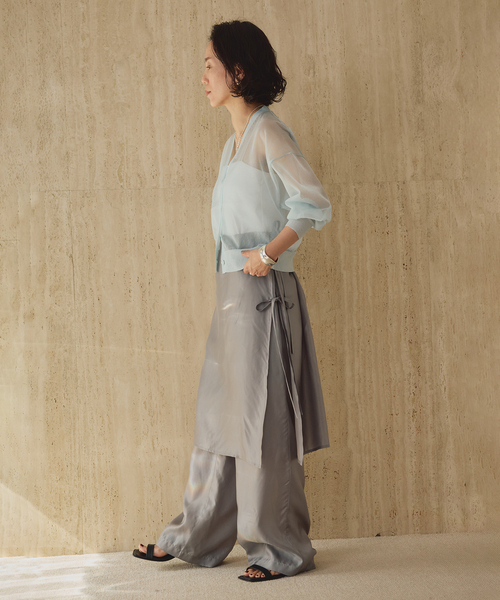 VERMEIL par iena(ヴェルメイユパーイエナ)の「シアーVネックカーディガン(カーディガン/ボレロ・レディース・ブラック/チャコールグレー/ライトグリーン・FREE)」の20枚目の写真