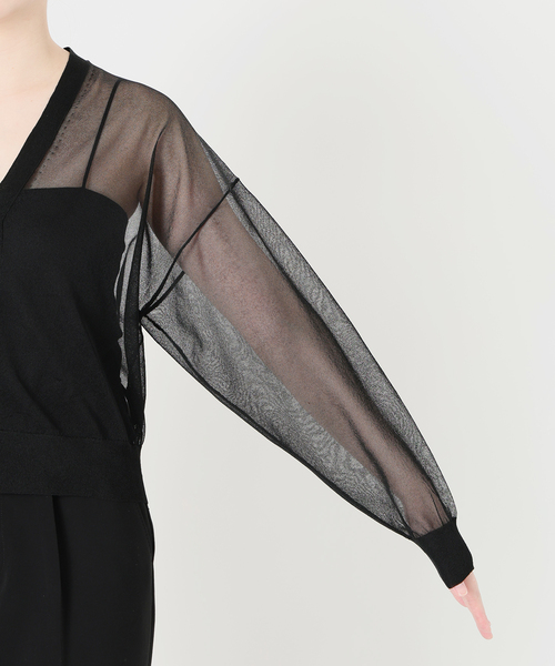 VERMEIL par iena(ヴェルメイユパーイエナ)の「シアーVネックカーディガン(カーディガン/ボレロ・レディース・ブラック/チャコールグレー/ライトグリーン・FREE)」の13枚目の写真