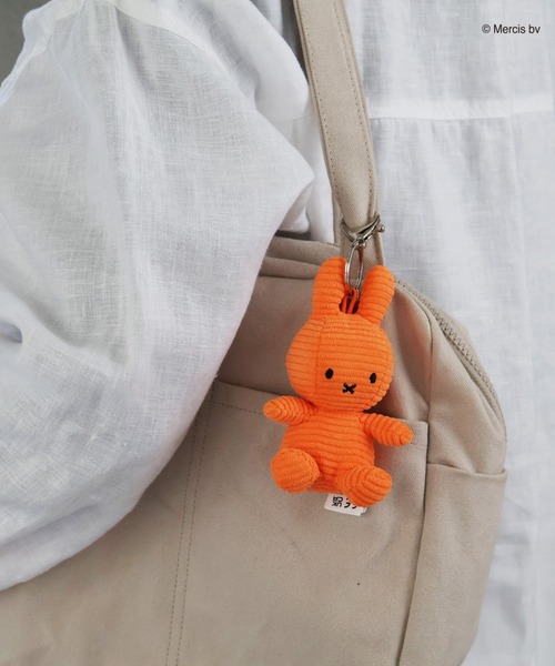 Dick Bruna（ディックブルーナ）の「BON TON TOYS Miffy keychain Corduroy（キーホルダー・レディース・オレンジ/ターコイズブルー・FREE）」の2枚目の写真