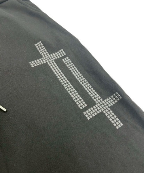 Never mind the XU / Chikashitsu+(ネバーマインド ザ エックスユー / チカシツプラス)の「【nmtc+】cross studs sweat pants / 【エヌエムティーシープラス】クロススタッズスウェットパンツ<着用動画あり>(スウェットパンツ・メンズ・ホワイト/ブラック・ONE SIZE)」の5枚目の写真