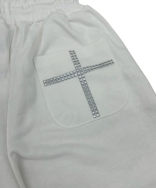 Never mind the XU / Chikashitsu+(ネバーマインド ザ エックスユー / チカシツプラス)の「【nmtc+】cross studs sweat pants / 【エヌエムティーシープラス】クロススタッズスウェットパンツ<着用動画あり>(スウェットパンツ・メンズ・ホワイト/ブラック・ONE SIZE)」の9枚目の写真