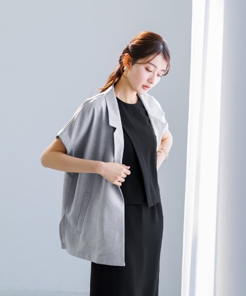 White Collection(ホワイトコレクション)の「【接触冷感・UVカット・速乾・洗える】ライトシャンブレー・フレンチスリーブジャケット(テーラードジャケット・レディース・ネイビー/ベージュ/グレー・L/M)」の9枚目の写真