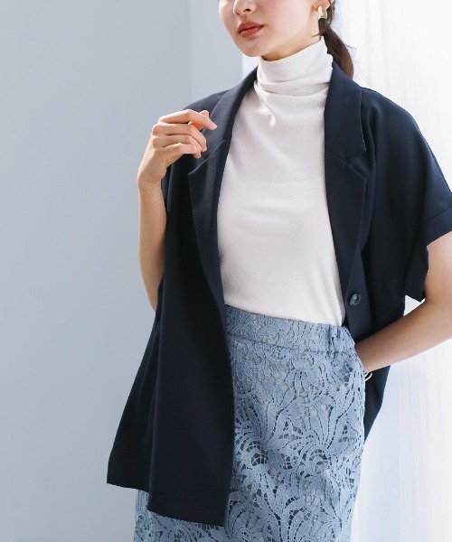 White Collection(ホワイトコレクション)の「【接触冷感・UVカット・速乾・洗える】ライトシャンブレー・フレンチスリーブジャケット(テーラードジャケット・レディース・ネイビー/ベージュ/グレー・L/M)」の14枚目の写真