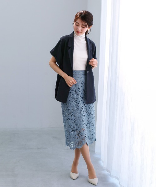 White Collection(ホワイトコレクション)の「【接触冷感・UVカット・速乾・洗える】ライトシャンブレー・フレンチスリーブジャケット(テーラードジャケット・レディース・ネイビー/ベージュ/グレー・L/M)」の16枚目の写真