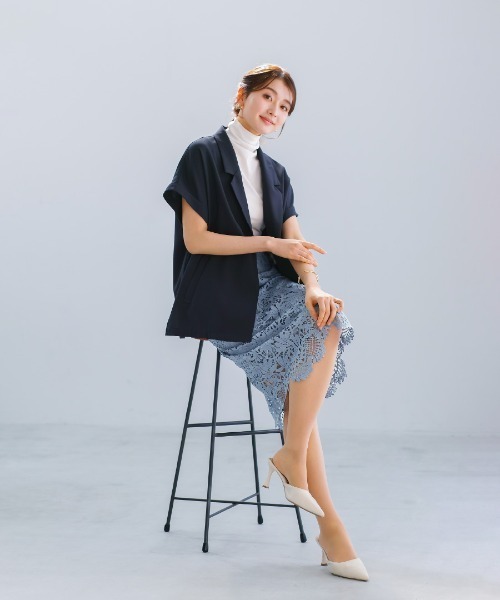 White Collection(ホワイトコレクション)の「【接触冷感・UVカット・速乾・洗える】ライトシャンブレー・フレンチスリーブジャケット(テーラードジャケット・レディース・ネイビー/ベージュ/グレー・L/M)」の17枚目の写真