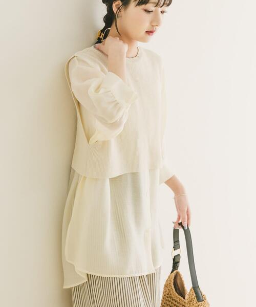 ITEMS URBANRESEARCH(アイテムズ アーバンリサーチ)の「ニットベストドッキングシャツ(シャツ/ブラウス・レディース・オフホワイト/ブラック・FREE)」の2枚目の写真