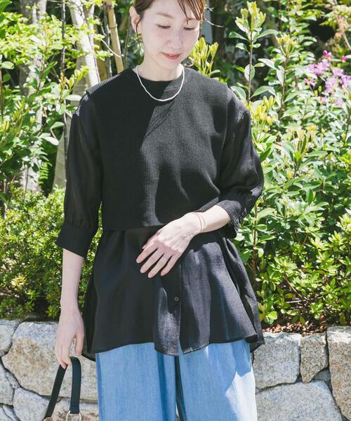 ITEMS URBANRESEARCH(アイテムズ アーバンリサーチ)の「ニットベストドッキングシャツ(シャツ/ブラウス・レディース・オフホワイト/ブラック・FREE)」の4枚目の写真
