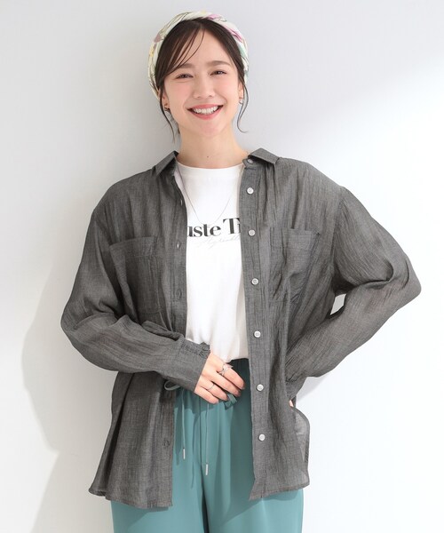 SHOO・LA・RUE（シューラルー）の「【綿100%/UV/S-LL/体型カバー】優しく透ける 柔らかシアーデニムシャツ（シャツ/ブラウス・レディース・ブラック/ネイビー/ブルー・04/03/02/01）」の6枚目の写真
