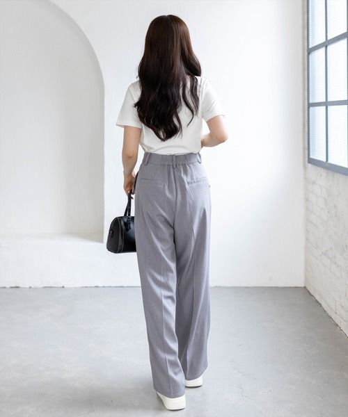 CLEAR BASIC（クリアベーシック）の「コード刺繍Tシャツ［骨格ウェーブ/コンパクト/きれいめカジュアル/半袖/ベーシック］（Tシャツ/カットソー・レディース・ホワイト系その他2/オフホワイト/サックスブルー/ブラック/ネイビー・F）」の7枚目の写真