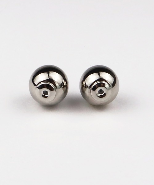 Seashore Uwajima Akoya Pearls(シーショアウワジマアコヤシンジュ)の「メタルピアスキャッチ付 あこや真珠 ピアス(ピアス(両耳用)・レディース・ホワイト×シルバー・ONESIZE)」の7枚目の写真