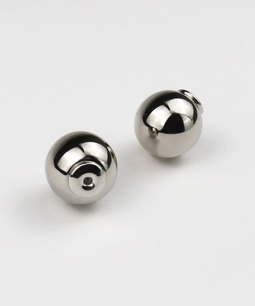 Seashore Uwajima Akoya Pearls(シーショアウワジマアコヤシンジュ)の「メタルピアスキャッチ付 あこや真珠 ピアス(ピアス(両耳用)・レディース・ホワイト×シルバー・ONESIZE)」の8枚目の写真