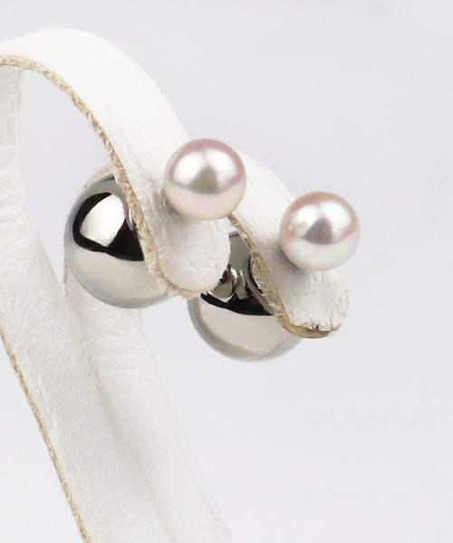 Seashore Uwajima Akoya Pearls(シーショアウワジマアコヤシンジュ)の「メタルピアスキャッチ付 あこや真珠 ピアス(ピアス(両耳用)・レディース・ホワイト×シルバー・ONESIZE)」の9枚目の写真