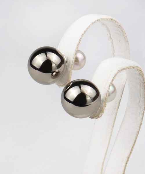 Seashore Uwajima Akoya Pearls(シーショアウワジマアコヤシンジュ)の「メタルピアスキャッチ付 あこや真珠 ピアス(ピアス(両耳用)・レディース・ホワイト×シルバー・ONESIZE)」の10枚目の写真
