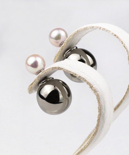 Seashore Uwajima Akoya Pearls(シーショアウワジマアコヤシンジュ)の「メタルピアスキャッチ付 あこや真珠 ピアス(ピアス(両耳用)・レディース・ホワイト×シルバー・ONESIZE)」の12枚目の写真
