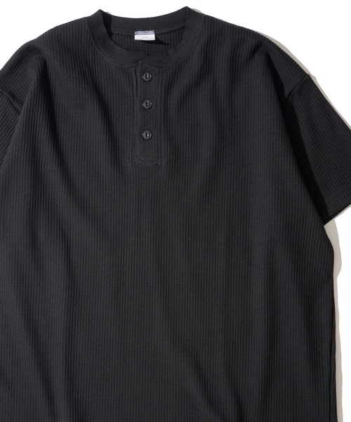 ADPOSION(アドポーション)の「【SEABEES/シービーズ】TCサーマル ヘンリーネックTシャツ(Tシャツ/カットソー・メンズ・ブラック/チャコールグレー/アイボリー・LARGE/MEDIUM)」の2枚目の写真