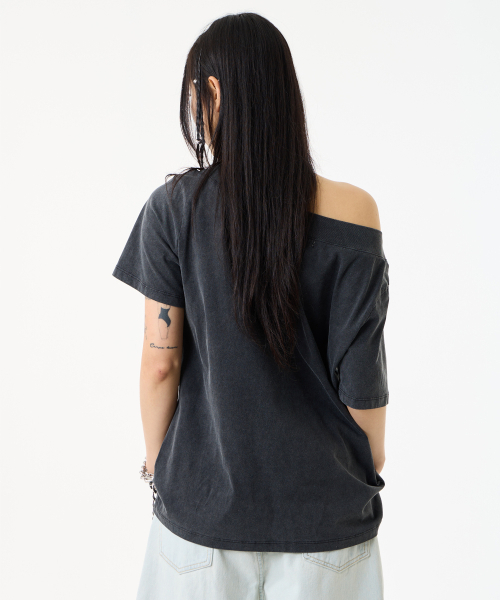 UNKNOWN PLANET（アンノウンプラネット）の「ヴィンテージクラック86オフショルダーオーバーティーシャツブラック（Tシャツ/カットソー・レディース・その他・FREE）」の8枚目の写真