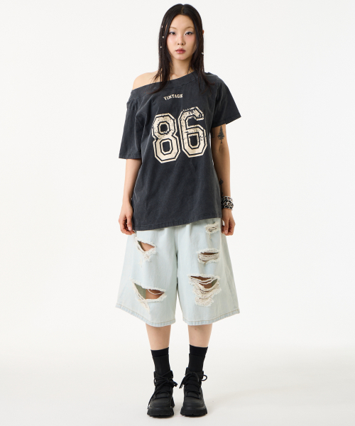 UNKNOWN PLANET（アンノウンプラネット）の「ヴィンテージクラック86オフショルダーオーバーティーシャツブラック（Tシャツ/カットソー・レディース・その他・FREE）」の9枚目の写真