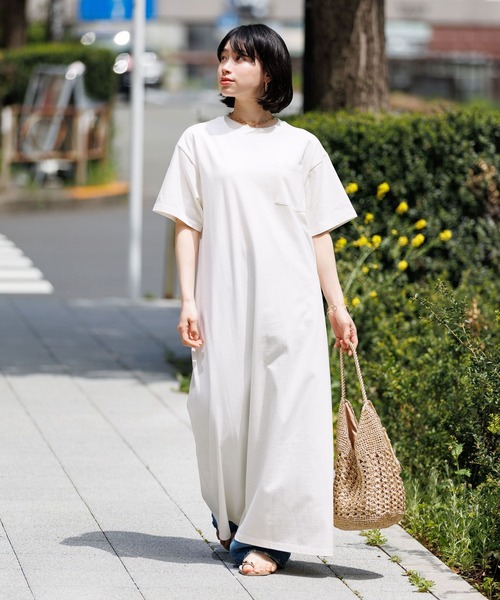 BAYFLOW（ベイフロー）の「［WEB限定]機能性カットTシャツワンピース（ワンピース・レディース・ベージュ/ライトグレー/ブラック/オフホワイト・MEDIUM/SMALL）」の6枚目の写真