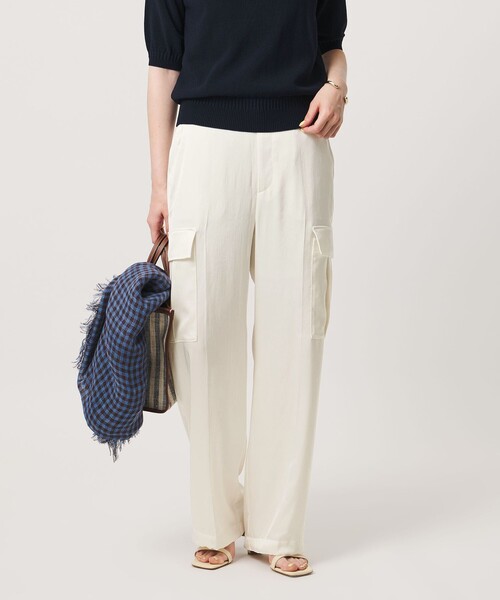 UNITED ARROWS(ユナイテッドアローズ)の「サテン クリーン ポケット パンツ OFF WHITE ‐ウォッシャブル‐(カーゴパンツ・レディース・オフホワイト・36/34/38)」の2枚目の写真