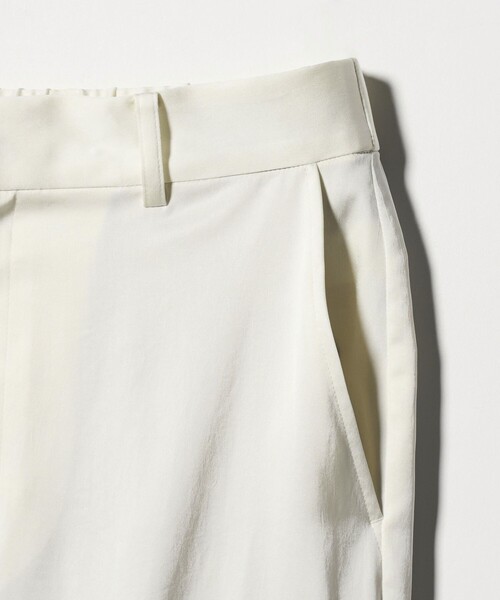 UNITED ARROWS(ユナイテッドアローズ)の「サテン クリーン ポケット パンツ OFF WHITE ‐ウォッシャブル‐(カーゴパンツ・レディース・オフホワイト・36/34/38)」の11枚目の写真