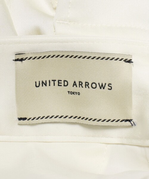 UNITED ARROWS(ユナイテッドアローズ)の「サテン クリーン ポケット パンツ OFF WHITE ‐ウォッシャブル‐(カーゴパンツ・レディース・オフホワイト・36/34/38)」の18枚目の写真