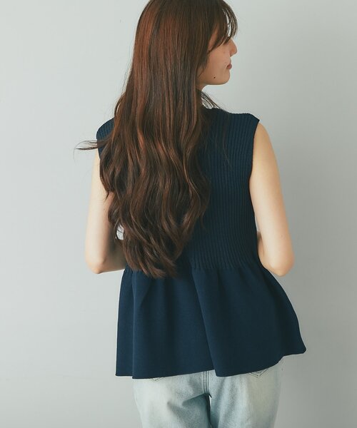 La boutique BonBon（ラブティックボンボン）の「【1枚で決まるトレンドペプラム】ペプラムラメノースリニット（ニット/セーター・レディース・ネイビー/サックスブルー/ピンク・FREE）」の20枚目の写真