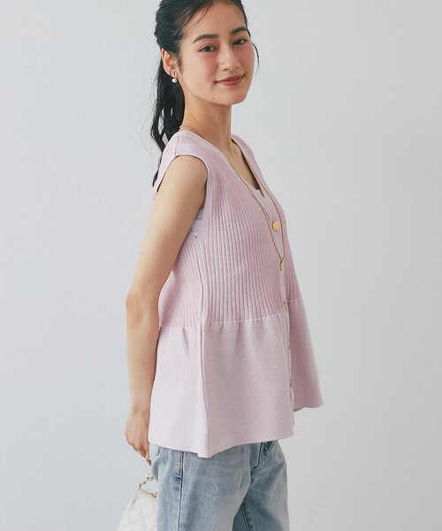 La boutique BonBon（ラブティックボンボン）の「【1枚で決まるトレンドペプラム】ペプラムラメノースリニット（ニット/セーター・レディース・ネイビー/サックスブルー/ピンク・FREE）」の12枚目の写真