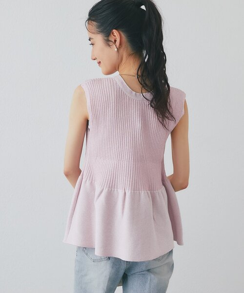 La boutique BonBon（ラブティックボンボン）の「【1枚で決まるトレンドペプラム】ペプラムラメノースリニット（ニット/セーター・レディース・ネイビー/サックスブルー/ピンク・FREE）」の13枚目の写真