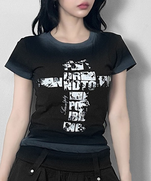 FOLLOWIN(フォロウィン)の「4color/クロスロゴヴィンテージライクTシャツ(Tシャツ/カットソー・レディース・グレー/ブラック/ホワイト/ブルー・FREE)」の2枚目の写真
