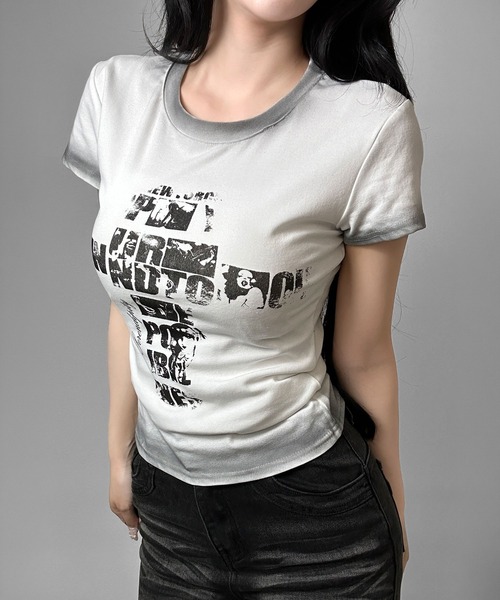 FOLLOWIN(フォロウィン)の「4color/クロスロゴヴィンテージライクTシャツ(Tシャツ/カットソー・レディース・グレー/ブラック/ホワイト/ブルー・FREE)」の8枚目の写真
