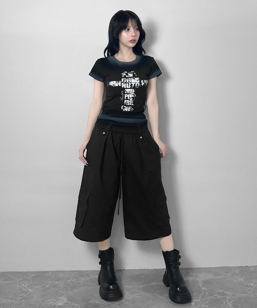 FOLLOWIN(フォロウィン)の「4color/クロスロゴヴィンテージライクTシャツ(Tシャツ/カットソー・レディース・グレー/ブラック/ホワイト/ブルー・FREE)」の21枚目の写真