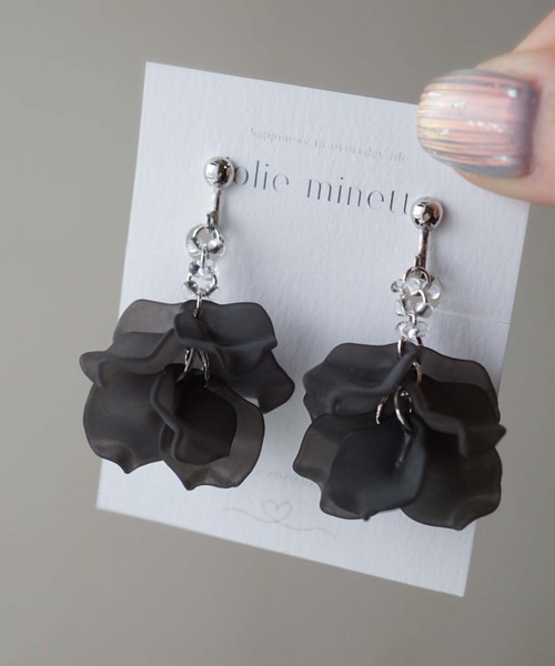 CERCA(チェルカ)の「jolie minette/ボリューム フリル キラキラ シルバーイヤリング/アレルギー対応(イヤリング・レディース・アクア/パープル/グリーン/ブラック・FREE)」の2枚目の写真