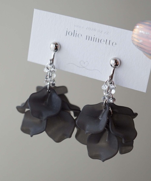 CERCA(チェルカ)の「jolie minette/ボリューム フリル キラキラ シルバーイヤリング/アレルギー対応(イヤリング・レディース・アクア/パープル/グリーン/ブラック・FREE)」の5枚目の写真