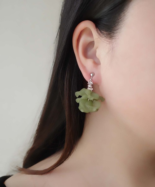 CERCA(チェルカ)の「jolie minette/ボリューム フリル キラキラ シルバーイヤリング/アレルギー対応(イヤリング・レディース・アクア/パープル/グリーン/ブラック・FREE)」の8枚目の写真