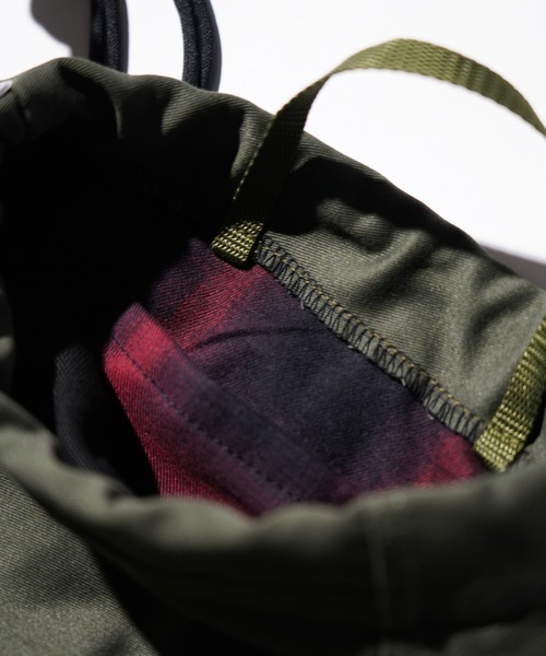 THRIFTY LOOK（スリフティールック）の「THRIFTY LOOK スリフティルック / BDU EFFECT BAG SMALL（トートバッグ・メンズ・ブラック/オリーブ・FREE）」の7枚目の写真