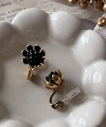 【mallelabrocante/マルラブロカント】蕾のレトロフラワーと天然石の痛みにくいつぶつぶイヤリング