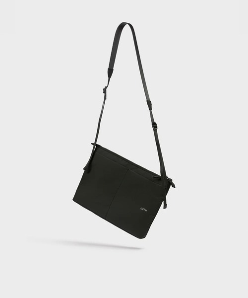 ESTNATION（エストネーション）の「Urth / Utility Sacoche Bag（トートバッグ・メンズ・ブラック・FREE）」の2枚目の写真