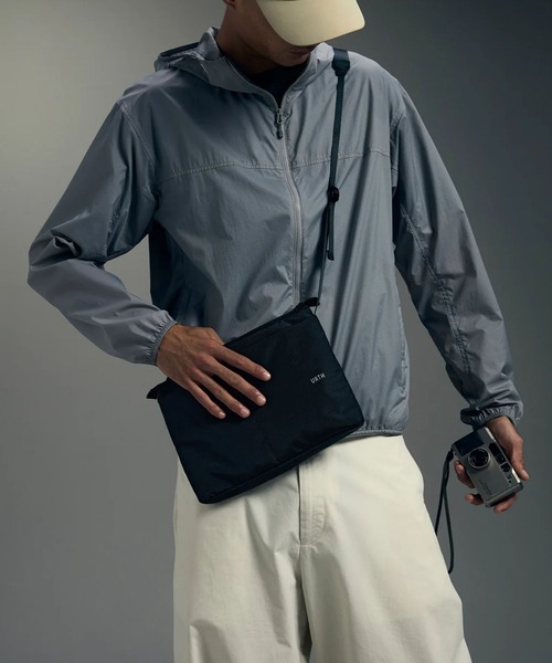 ESTNATION（エストネーション）の「Urth / Utility Sacoche Bag（トートバッグ・メンズ・ブラック・FREE）」の8枚目の写真