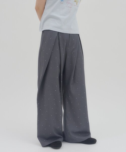 DISCOAT(ディスコート)の「【umm.】ラインストーンタックワイドパンツ(その他パンツ・レディース・ライトグレー/チャコールグレー・FREE)」の8枚目の写真