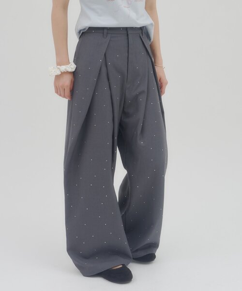 DISCOAT(ディスコート)の「【umm.】ラインストーンタックワイドパンツ(その他パンツ・レディース・ライトグレー/チャコールグレー・FREE)」の12枚目の写真