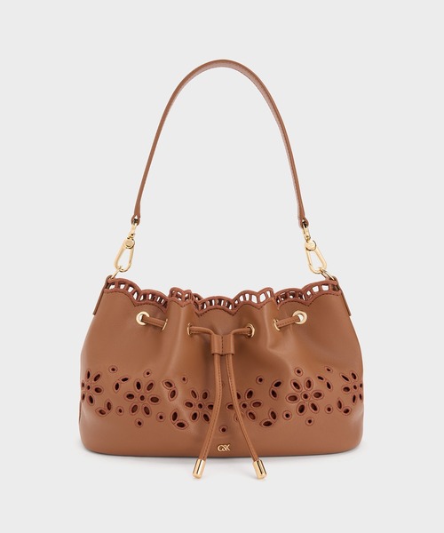 CHARLES & KEITH(チャールズ & キース)の「レザー エンブロイダリー バケツバッグ(ショルダーバッグ・レディース・ホワイト/ライトブラウン・S)」の2枚目の写真