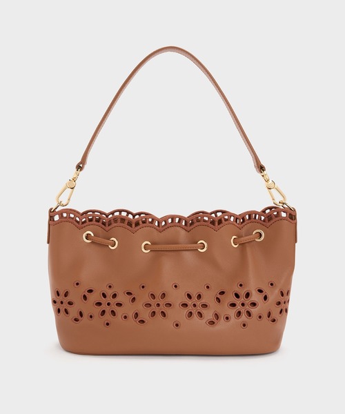 CHARLES & KEITH(チャールズ & キース)の「レザー エンブロイダリー バケツバッグ(ショルダーバッグ・レディース・ホワイト/ライトブラウン・S)」の8枚目の写真