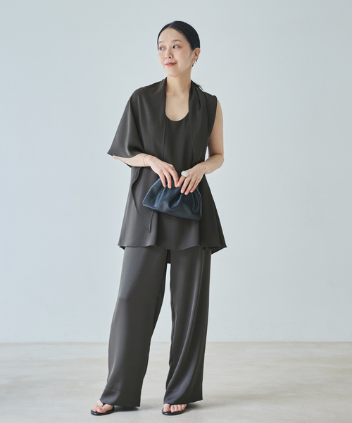 plage(プラージュ)の「dull satin straight パンツ(その他パンツ・レディース・タン/チャコールグレー/ブラック・34/38/36/32)」の5枚目の写真