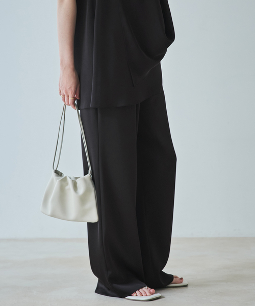 plage(プラージュ)の「dull satin straight パンツ(その他パンツ・レディース・タン/チャコールグレー/ブラック・34/38/36/32)」の15枚目の写真
